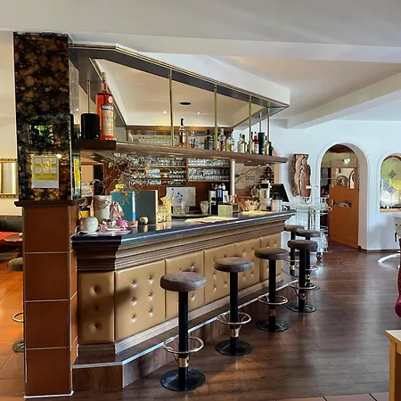 מלון Alpina Nature-wellness 4*