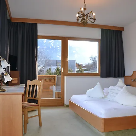 מלון Alpina Nature-wellness 4*